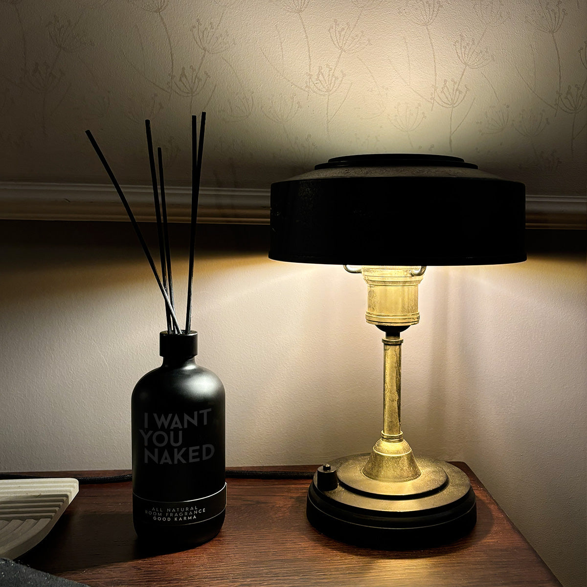 i-want-you-naked-good-karma-raumduft-duftst-bchen-250ml image 2